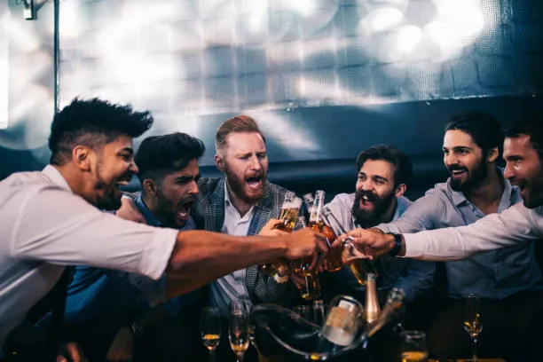 Câu chuyện tiệc độc thân "quẩy banh nóc" tại beer club