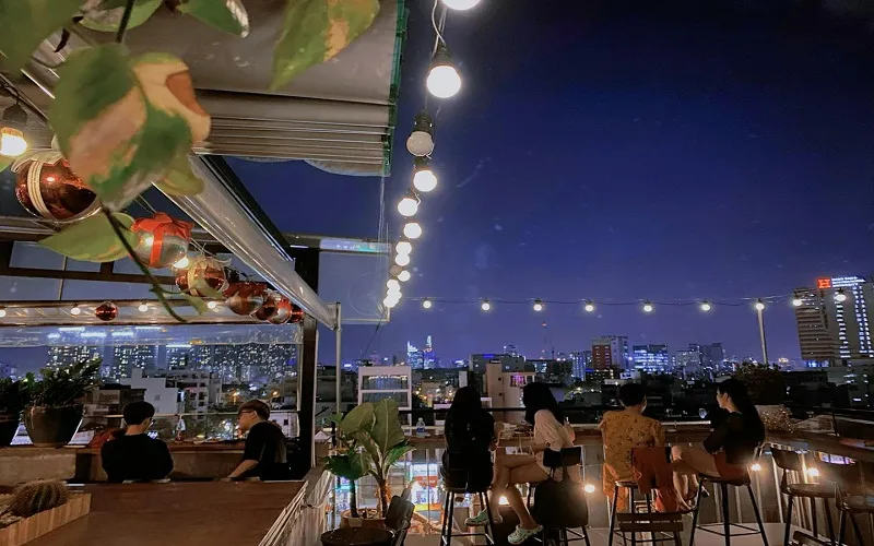 The View Rooftop Bar – "Điểm hẹn" lãng mạn trên phố Bùi Viện
