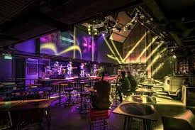 Giai đoạn "ngầm" của beer club trong thời kỳ cấm đoán (Ví dụ: Mỹ thời kỳ Prohibition)