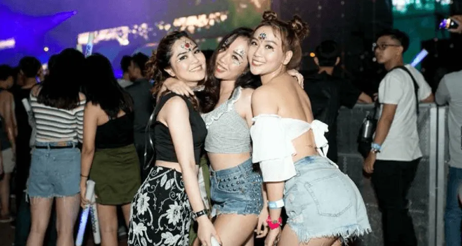 Gợi ý trang phục cụ thể cho nữ giới