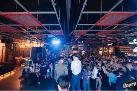 Tinh thần "cháy hết mình" và sự cởi mở trong giao tiếp